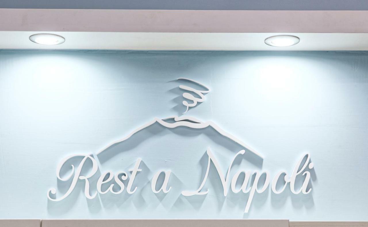 B&B Rest A Napoli Nápoles Exterior foto