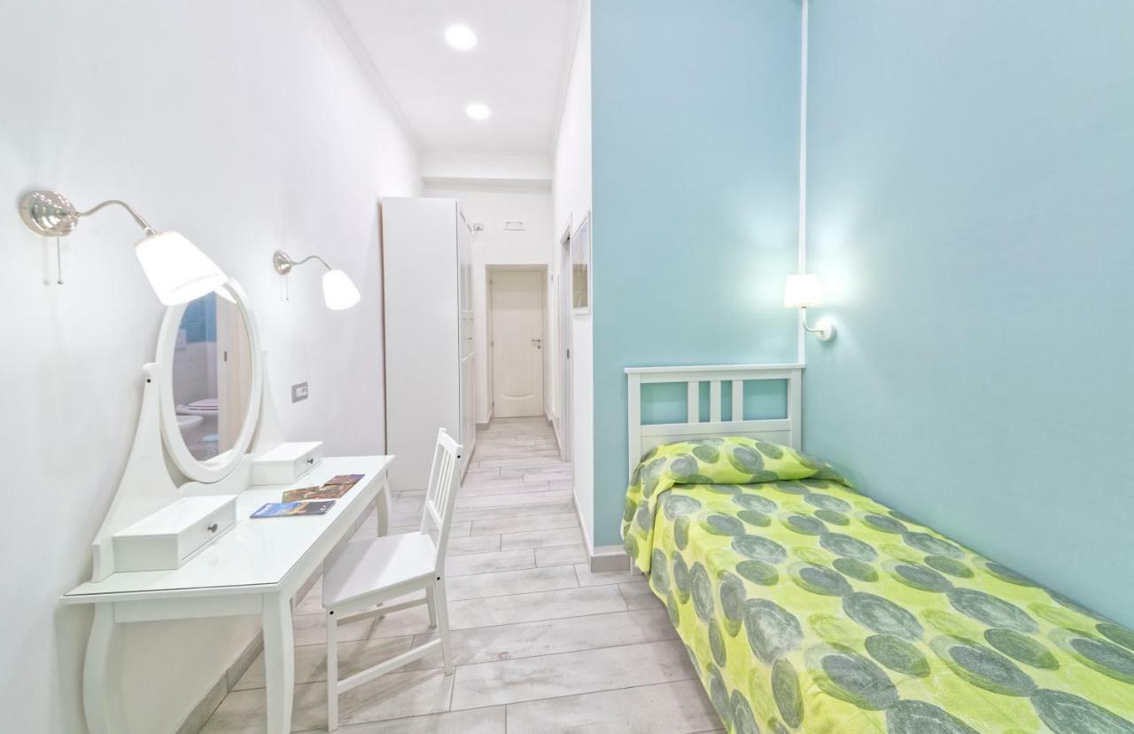 B&B Rest A Napoli Nápoles Exterior foto